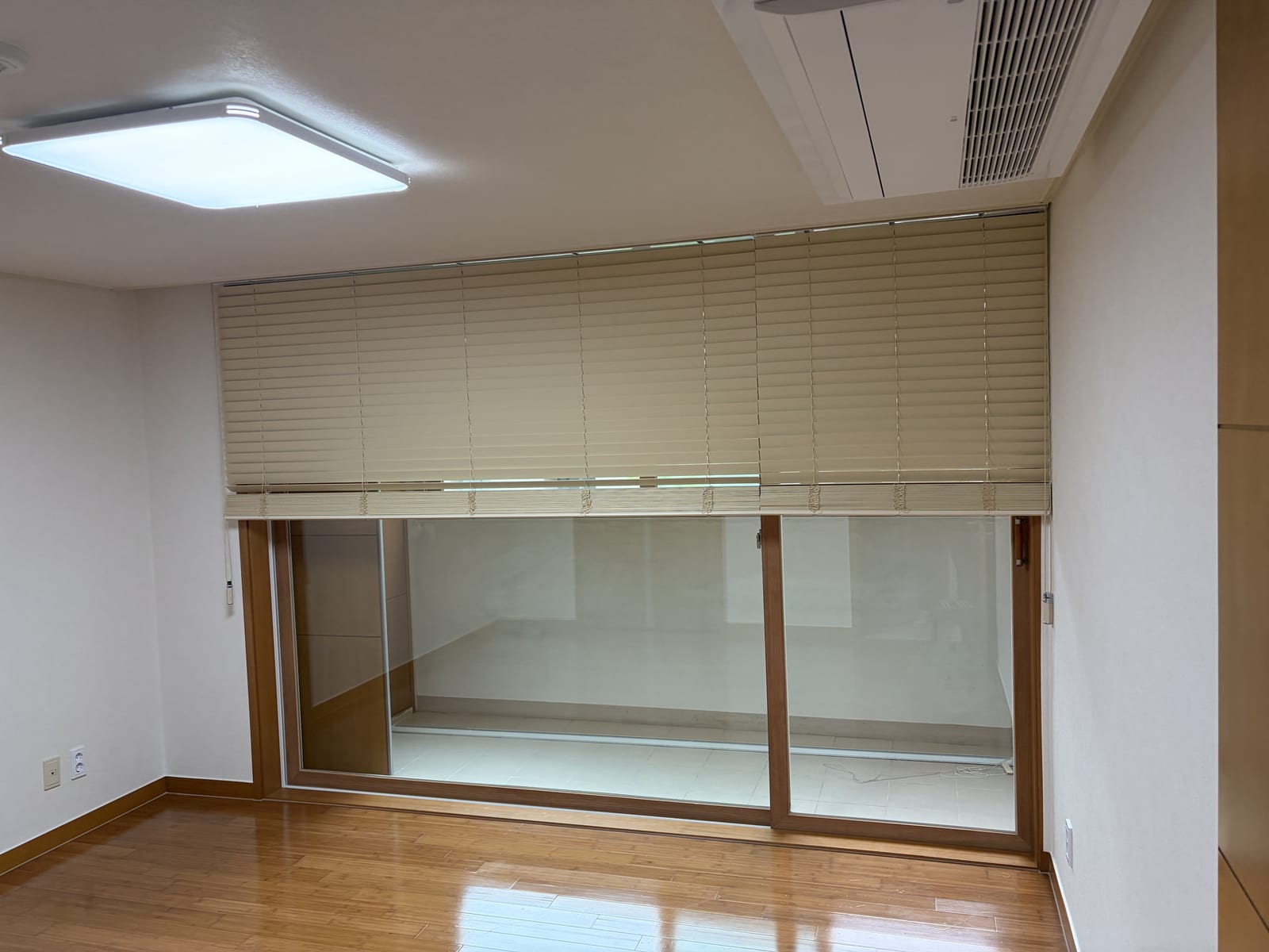 용산구 청암자이 아파트 오동나무 우드블라인드 연베이지 방 전체 시공
