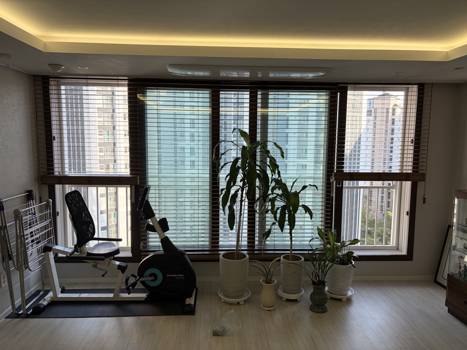 상도동 오동나무 우드블라인드 50mm — 힐스테이트 제작·설치